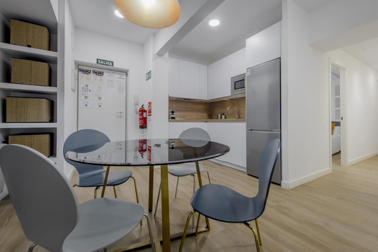 Nuevo Piso Para 7 En El Corazon Del Rastro/Madrid Exterior foto
